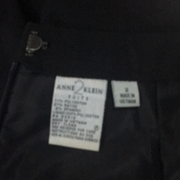 Anne Klein black skirt suit size 2 - Picture 4 of 4